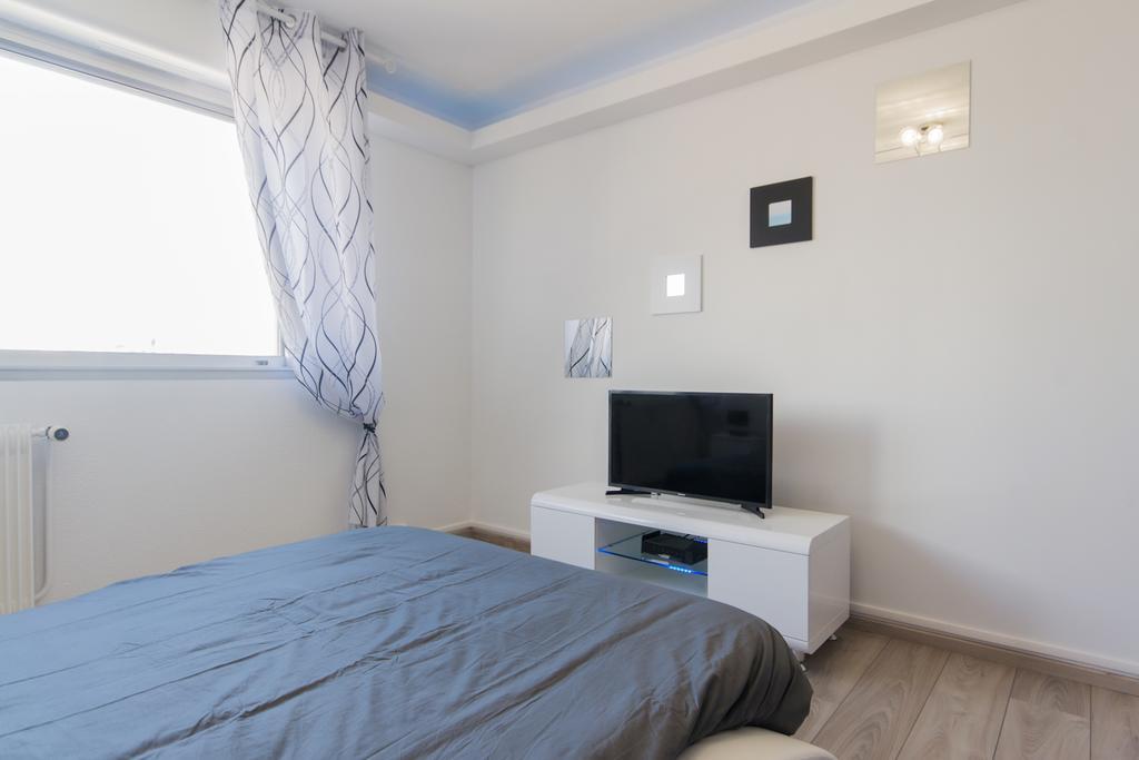 Sweethome Dijon - Black & White Экстерьер фото